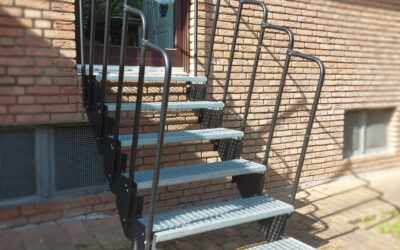 Neue Outdoortreppe für den Hintereingang